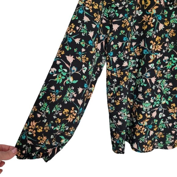 BCBG Generation Floral Print Blouse Womens Size S Ruffle V-Neck Tie Flowy - Picture 5 of 8